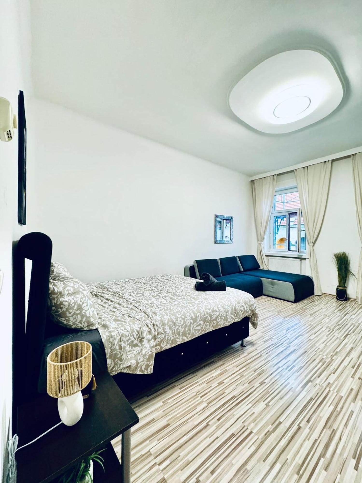 Affordable 2br Apartment, Close To Danube River Wien