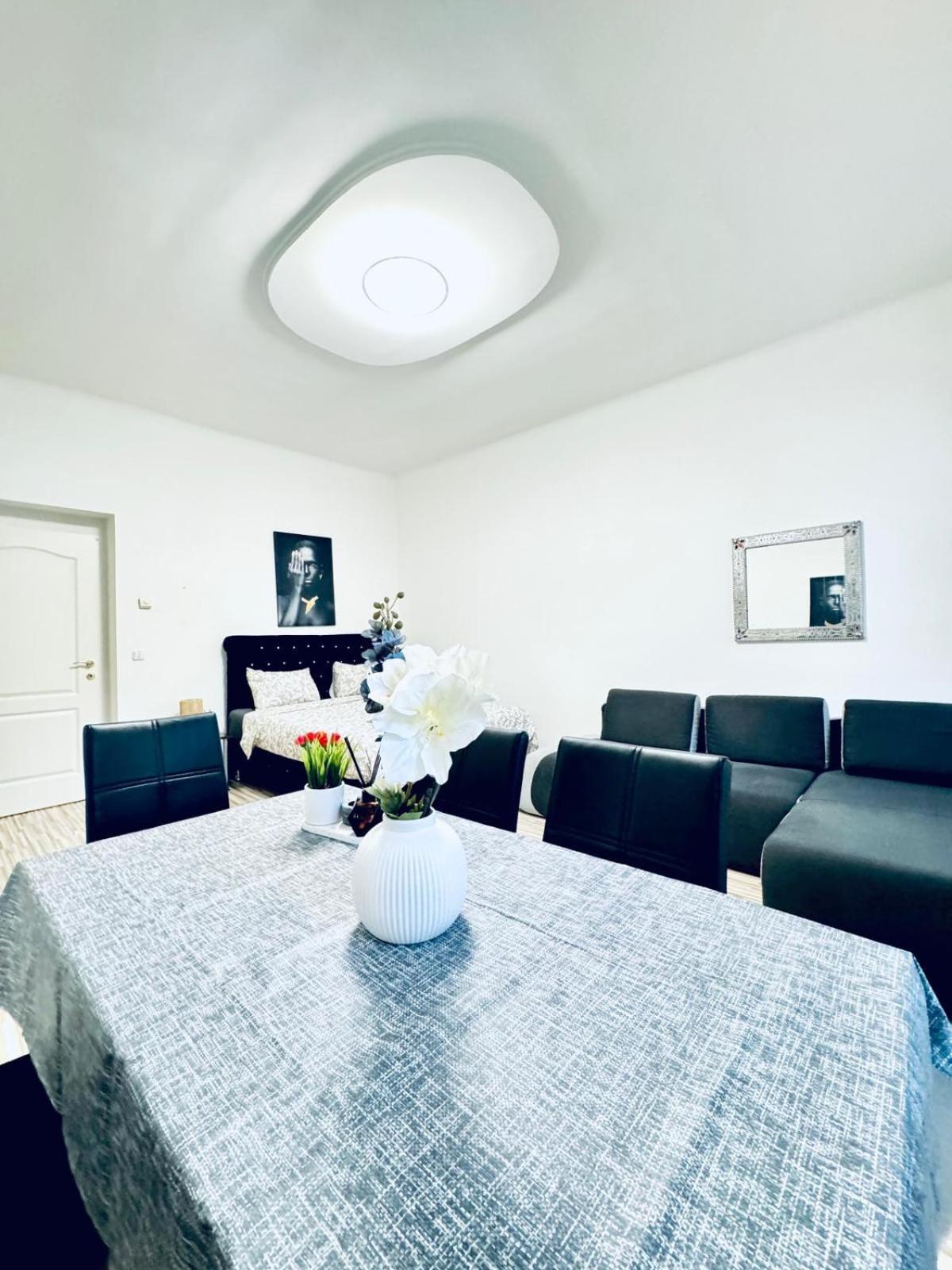 Apartment Affordable 2br Apartment, Close To Danube River *