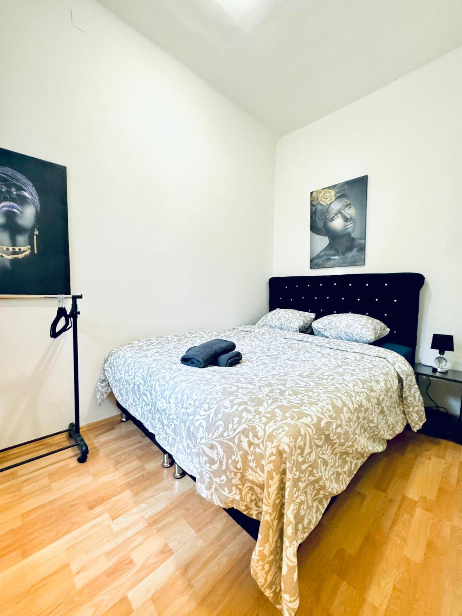 Affordable 2br Apartment, Close To Danube River