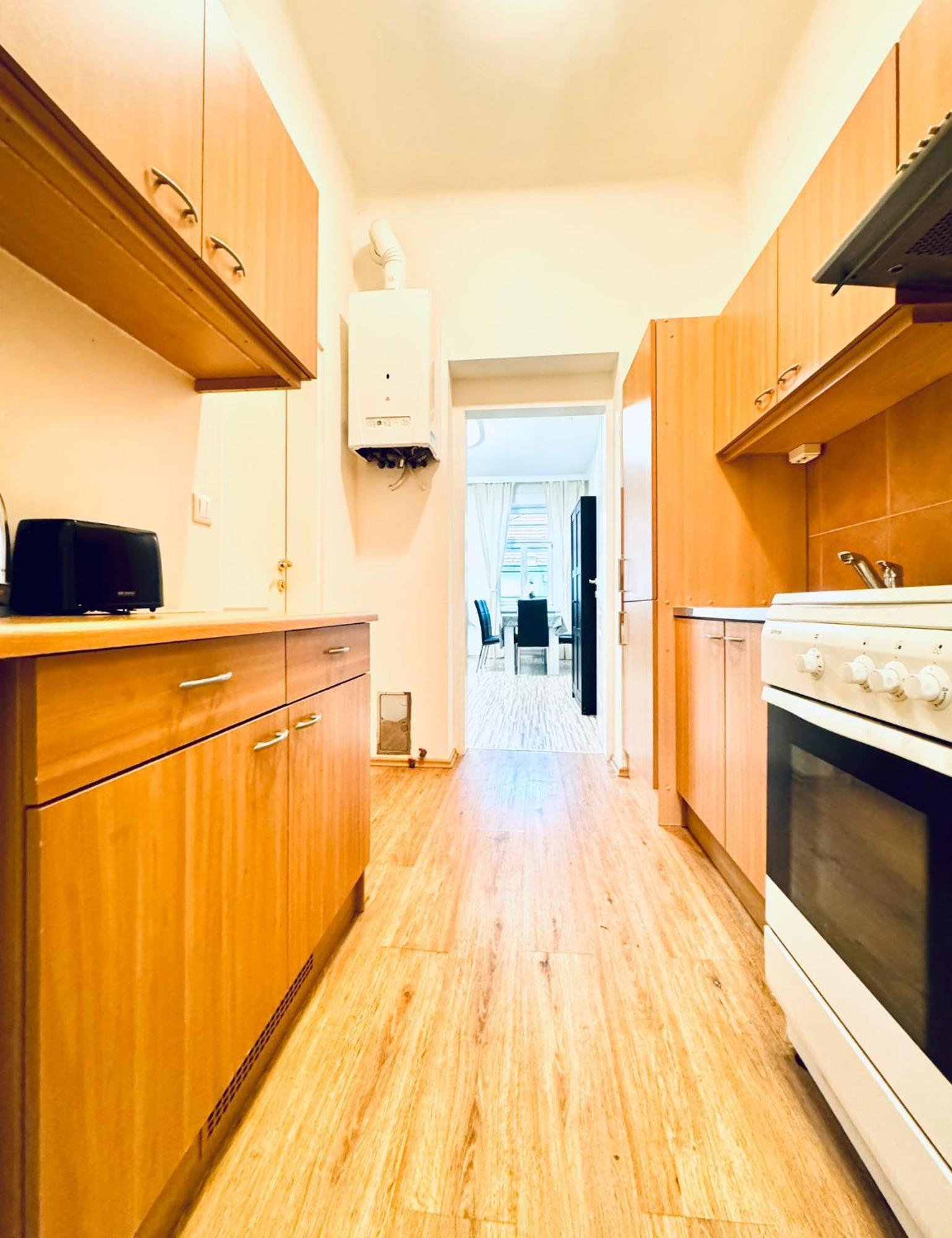 Apartment Affordable 2br Apartment, Close To Danube River