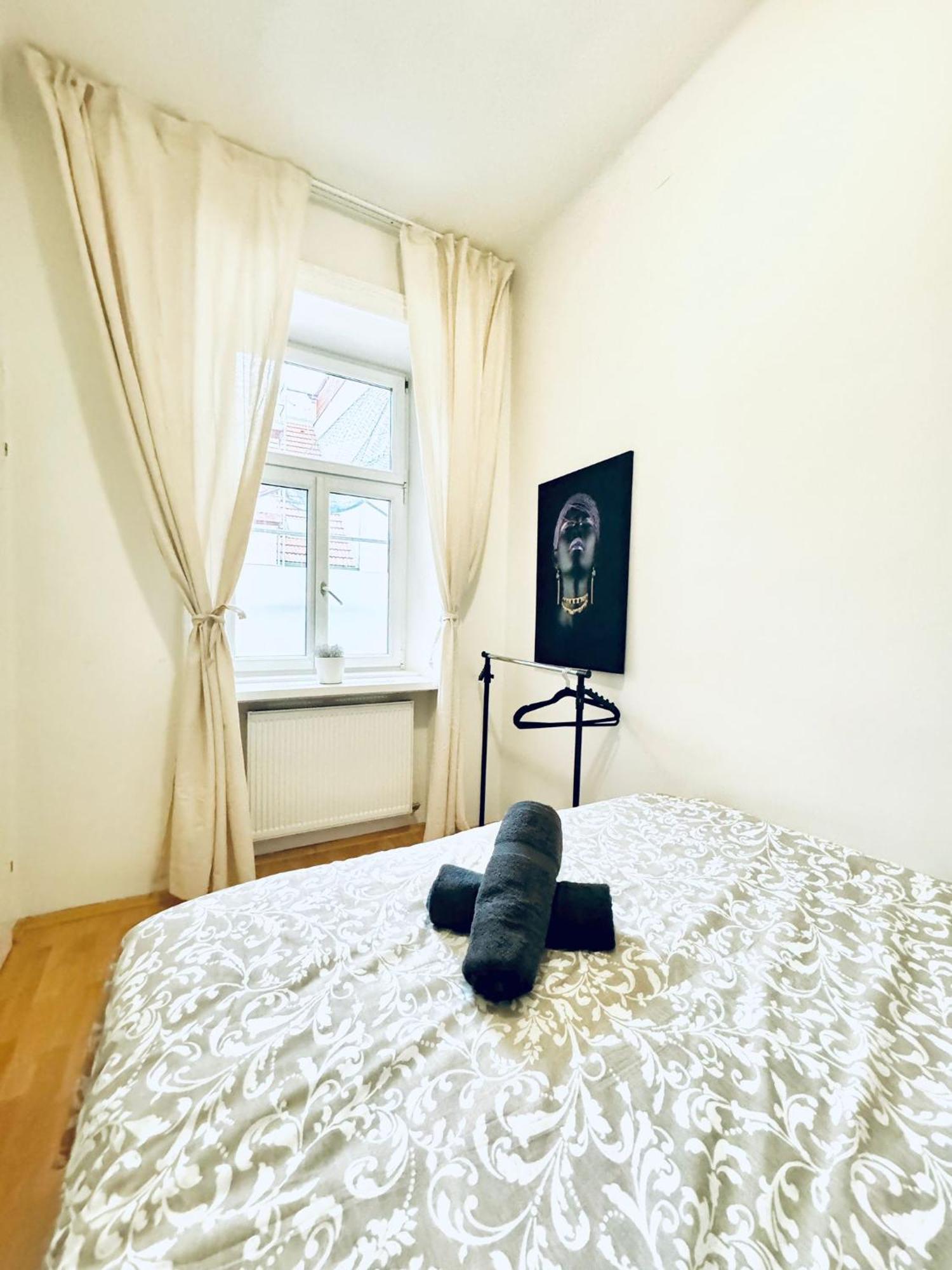 Apartment Affordable 2br Apartment, Close To Danube River *